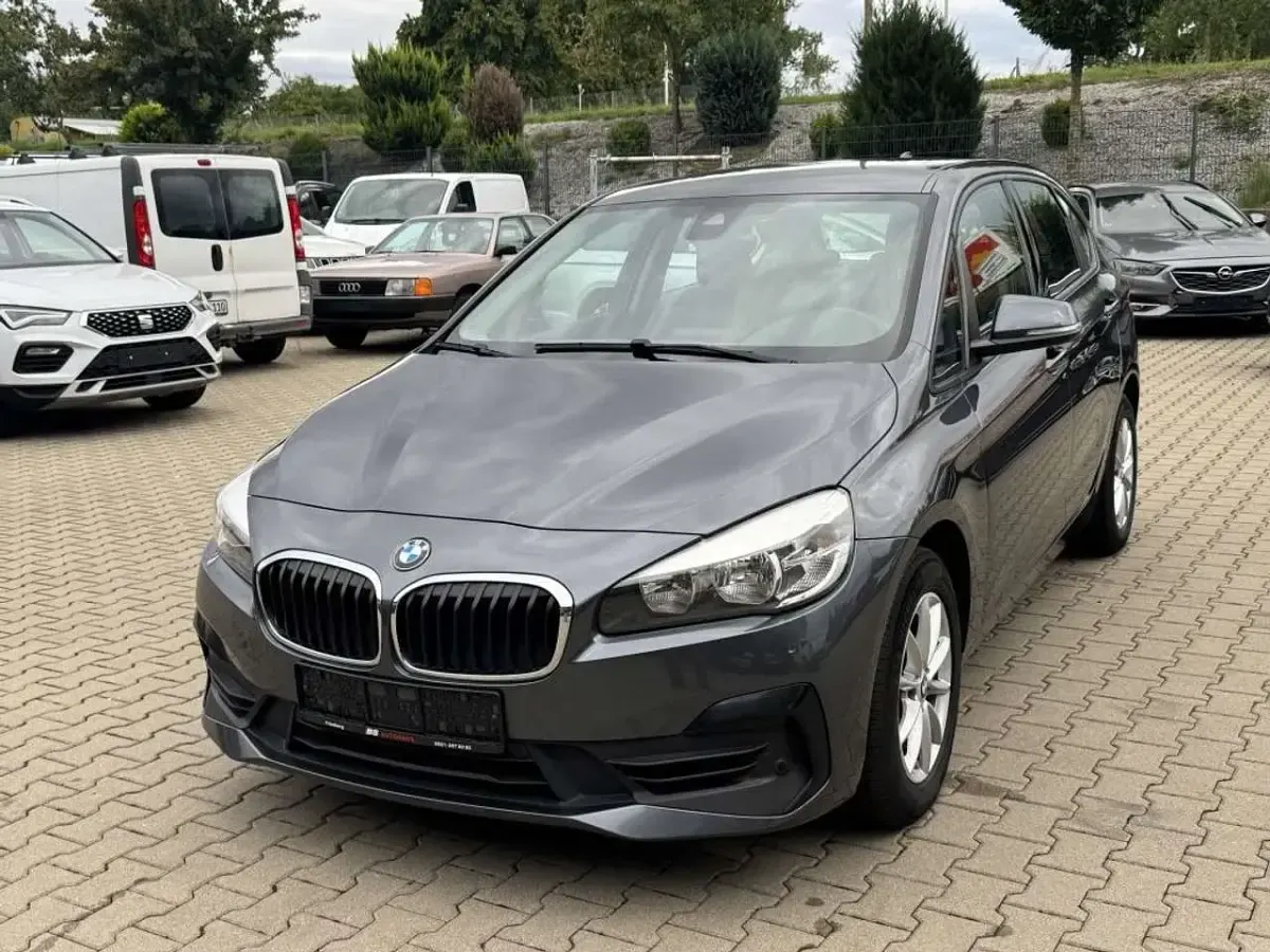 Gebraucht BMW 216 116 PS (85 kW) 2019 Mineralgrau metallic Van / Kleinbus