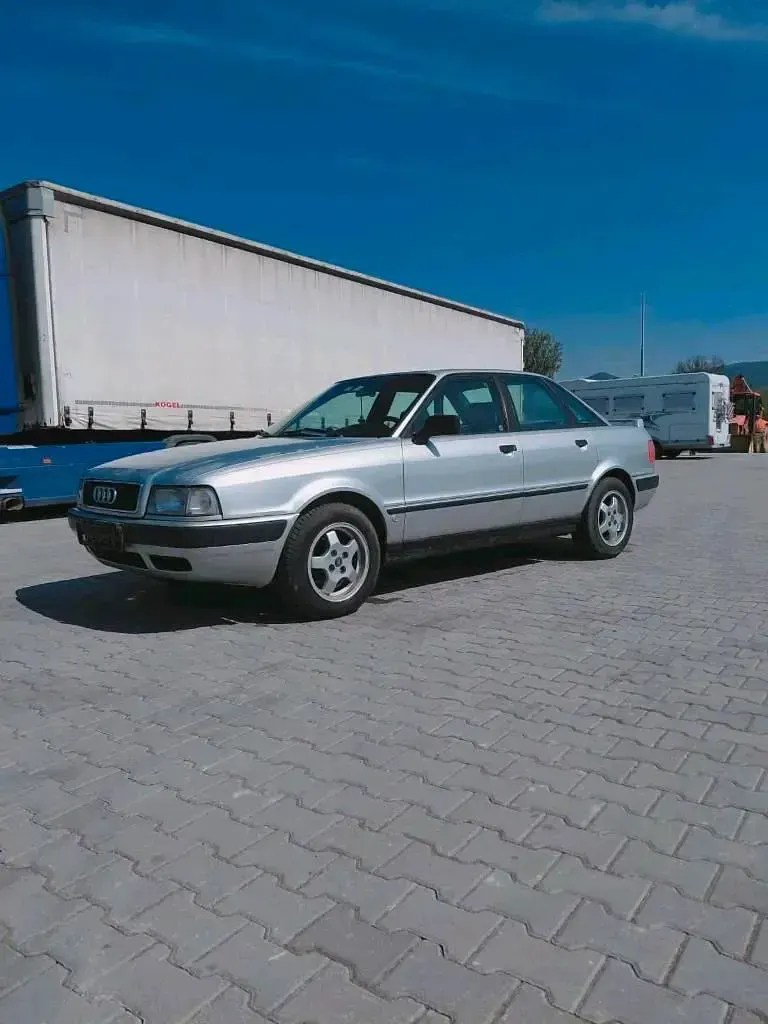 Gebraucht Audi 80 90 PS (66 kW) 1993 Silber Limousine