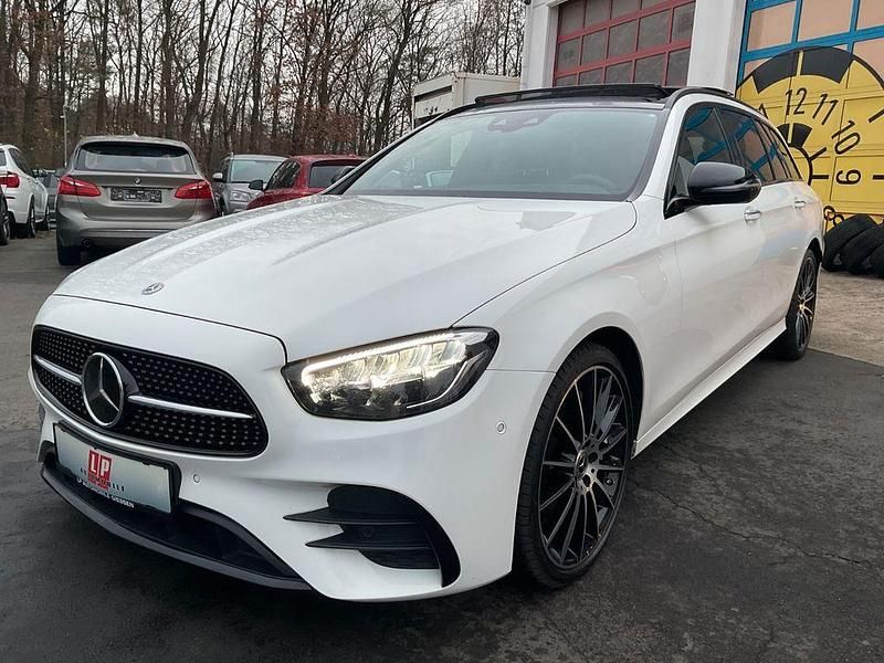 Weiß Gebraucht 2022 Mercedes E400 AMG Limousine | 45.990 € (Superpreis) - Bild 1/4