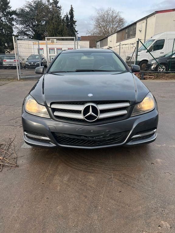 Gebraucht Mercedes C220 170 PS (125 kW) 2013 Grau Coupé