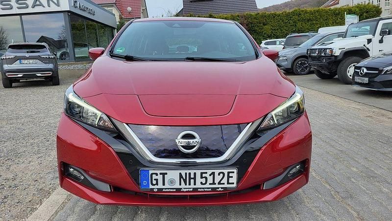 Gebraucht Nissan Leaf 360º 110 kW (150 PS) 2018 Rot Kleinwagen