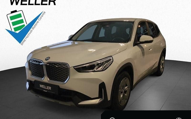 Weiß Gebraucht 2023 BMW iX1 Performance SUV | 33.450 € (Guter Preis) - Bild 1/4