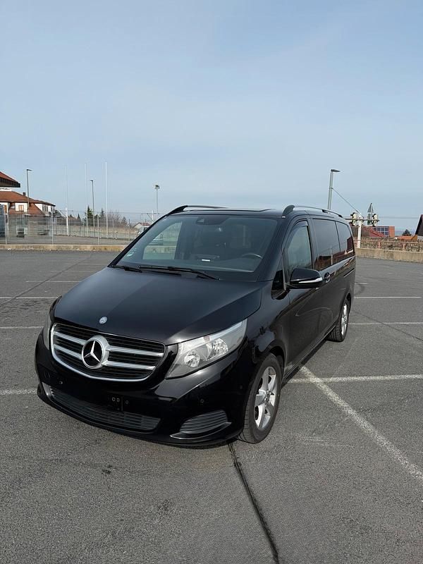 Gebraucht Mercedes V220 163 PS (119 kW) 2016 Schwarz Van / Kleinbus