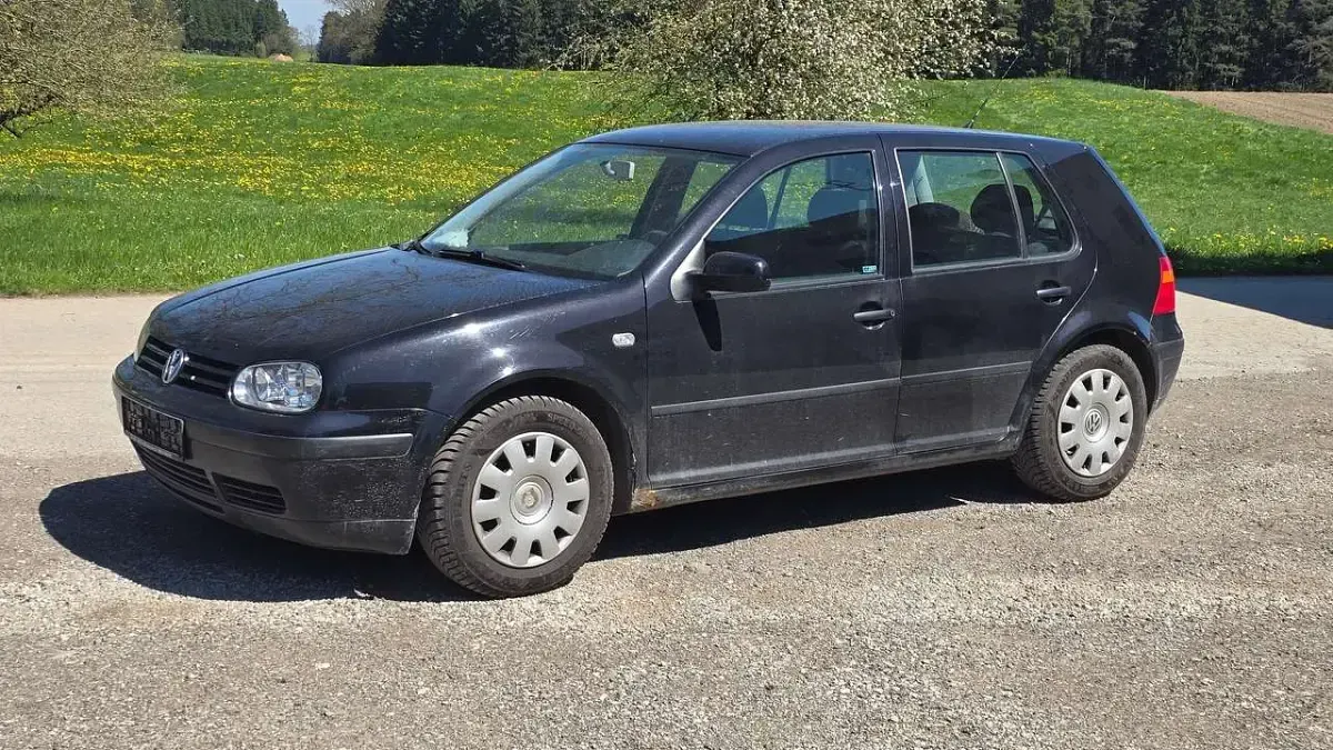 Usata VW Golf IV 75 CV (55 kW) 2000 Blu Berlina