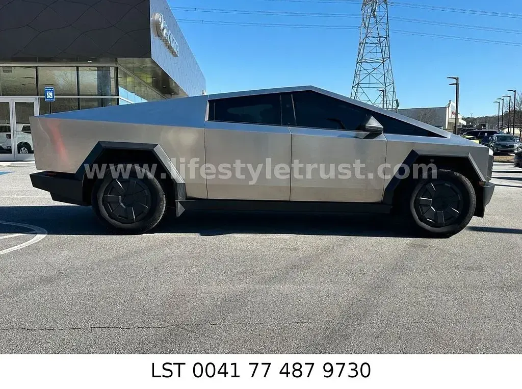 Gebraucht Tesla Cybertruck 450 kW (612 PS) 2025 Grau Pickup