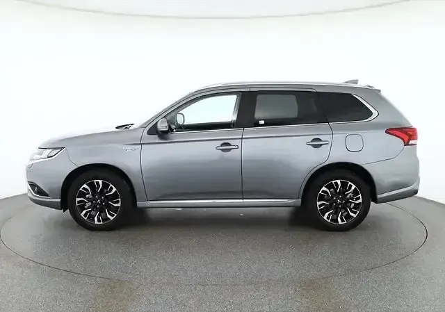 Gebraucht Mitsubishi Outlander 150 PS (110 kW) 2018 Grau SUV