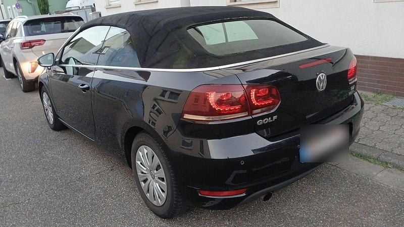 Second-hand VW Golf 105 CP (77 kW) 2011 Negru Cabrio