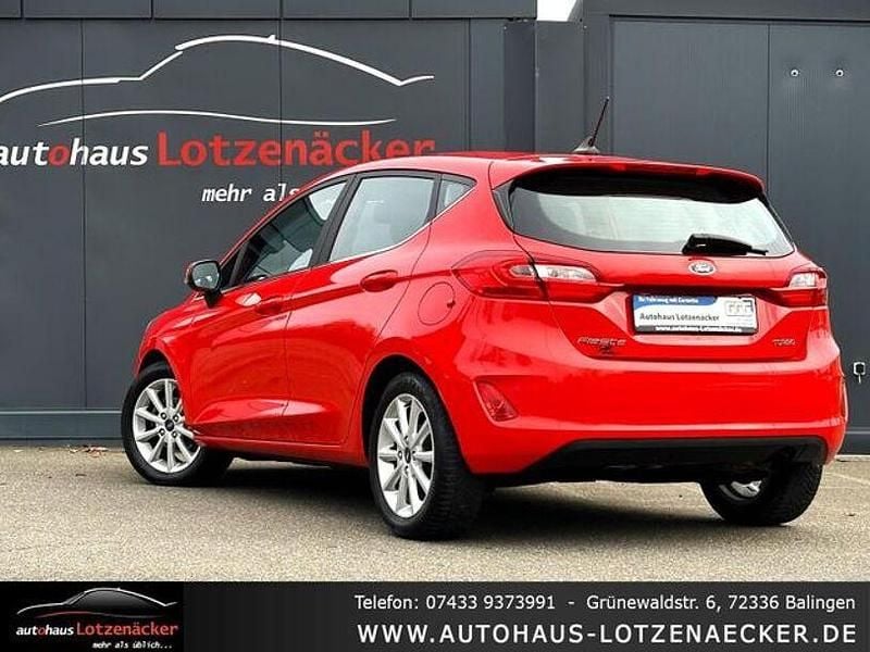 Rot Gebraucht 2019 Ford Fiesta Titanium Kleinwagen | 11.590 € (Guter Preis) - Bild 1/4