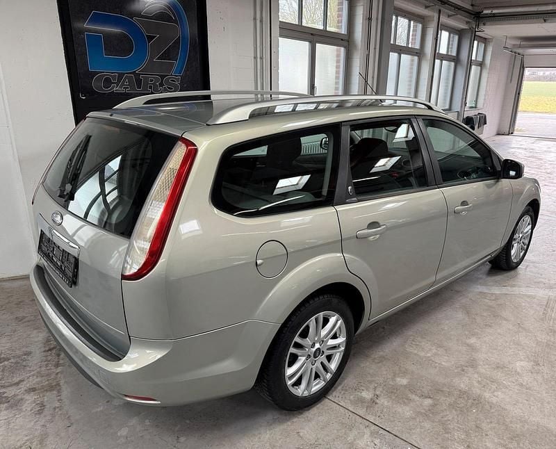 Gebraucht Ford Focus Ghia 115 PS (84 kW) 2009 Grau Kombi