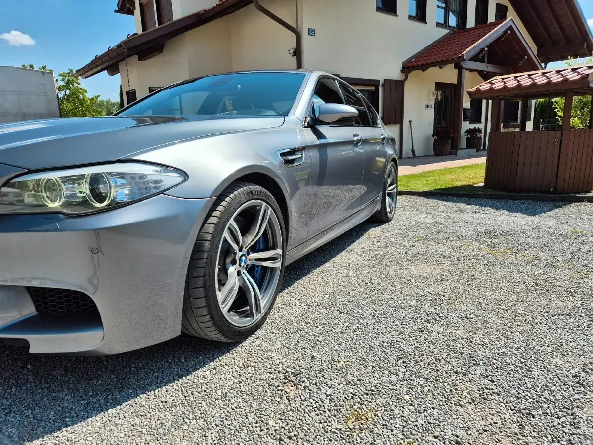 Gebraucht BMW M5 560 PS (411 kW) 2012 Silber Limousine