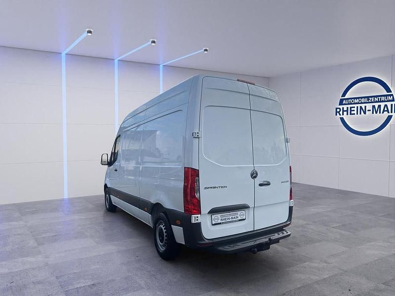Gebraucht Mercedes Sprinter 143 PS (105 kW) 2018 Arktikweiss Van