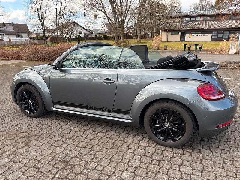 Gebraucht VW Beetle Cabriolet 150 PS (110 kW) 2017 Grau Cabrio