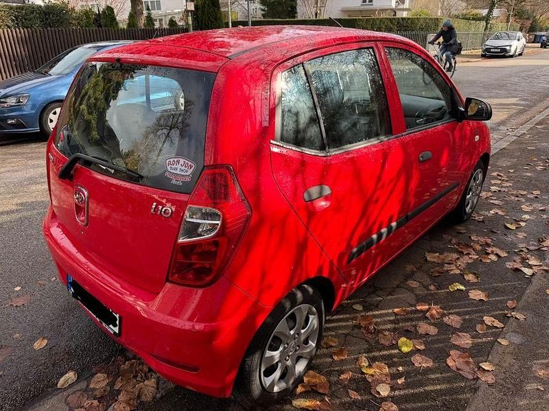 Gebraucht Hyundai i10 Edition 69 PS (50 kW) 2013 Rot Kleinwagen
