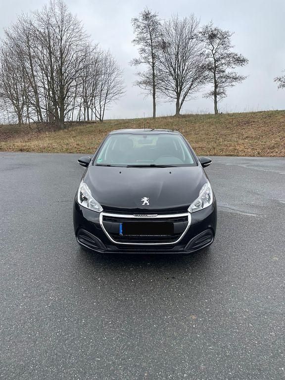 Gebraucht Peugeot 208 Active 82 PS (60 kW) 2016 Schwarz Kleinwagen