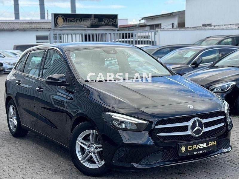 Schwarz Gebraucht 2020 Mercedes B200 Van / Kleinbus | 19.998 € (Guter Preis) - Bild 1/4