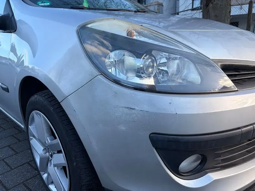 Gebraucht Renault Clio II Dynamique 101 PS (74 kW) 2008 Silber Limousine
