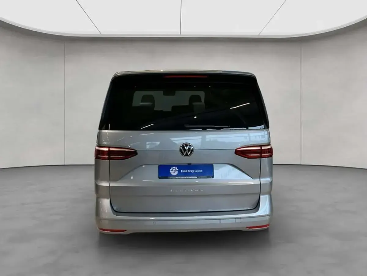 Gebraucht VW Multivan Goal 150 PS (110 kW) 2026 Silber Van / Kleinbus