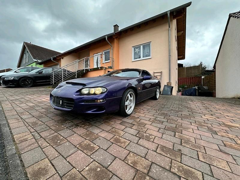 Violet Gebraucht 1998 Chevrolet Camaro Coupé | 5.999 € (Fairer Preis) - Bild 1/4