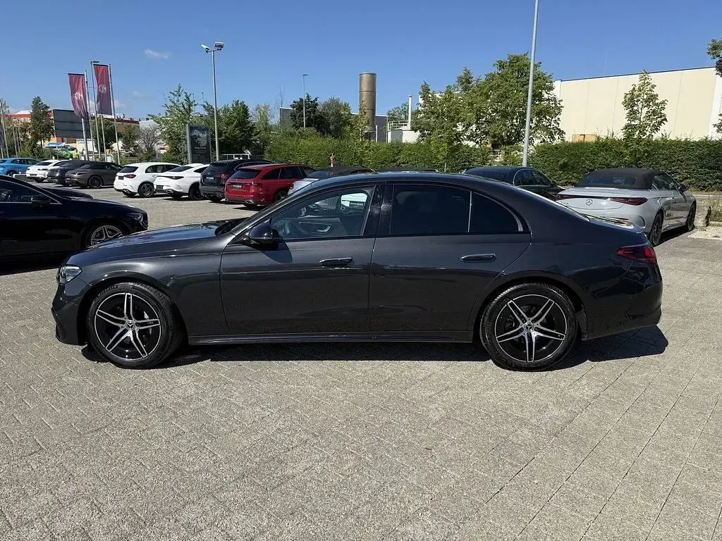 Gebraucht Mercedes E200 AMG 204 PS (150 kW) 2025 Andere Limousine
