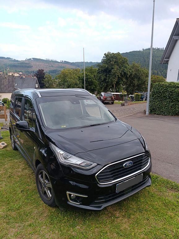Schwarz Gebraucht 2018 Ford Tourneo Connect Van / Kleinbus | 20.000 € (Etwas zu teuer) - Bild 1/4