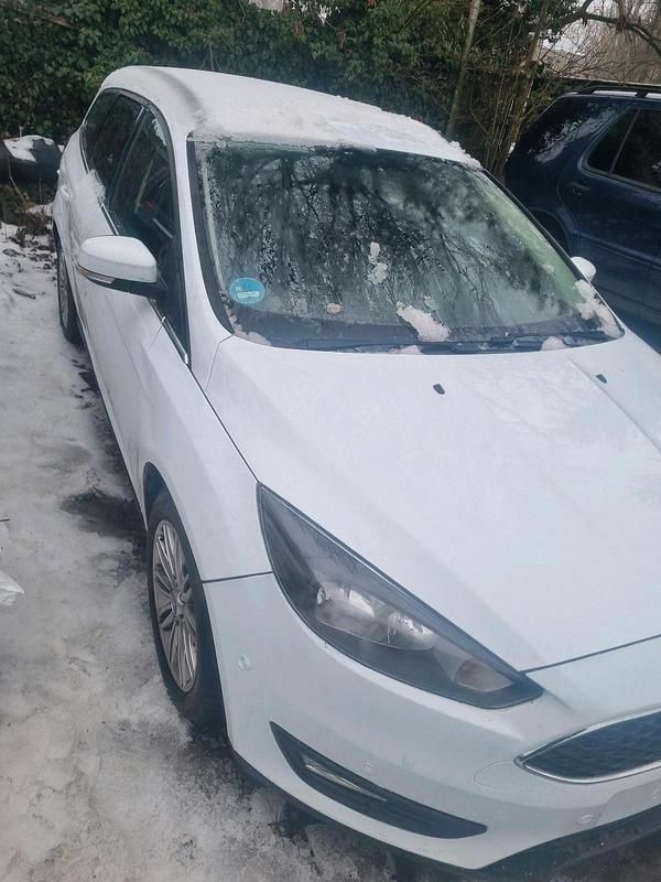 Gebraucht Ford Focus 100 PS (73 kW) 2018 Weiß Kombi