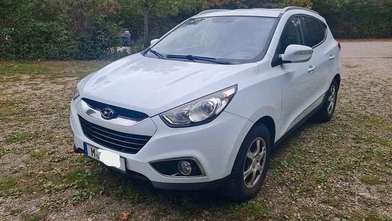 Weiß Gebraucht 2011 Hyundai ix35 Style SUV | 6.900 € (Fairer Preis) - Bild 1/4