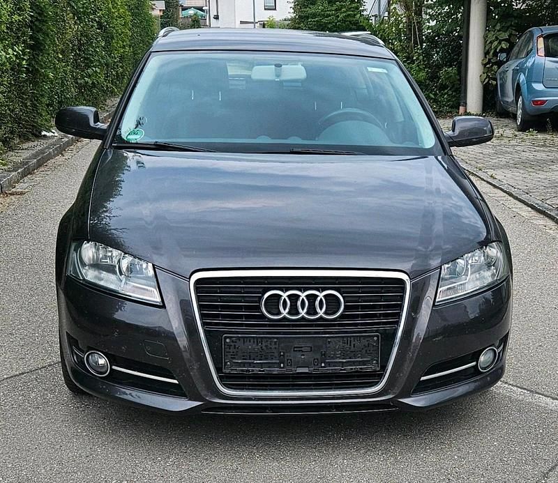 Gebraucht Audi A3 Attraction 105 PS (77 kW) 2012 Grau Kleinwagen