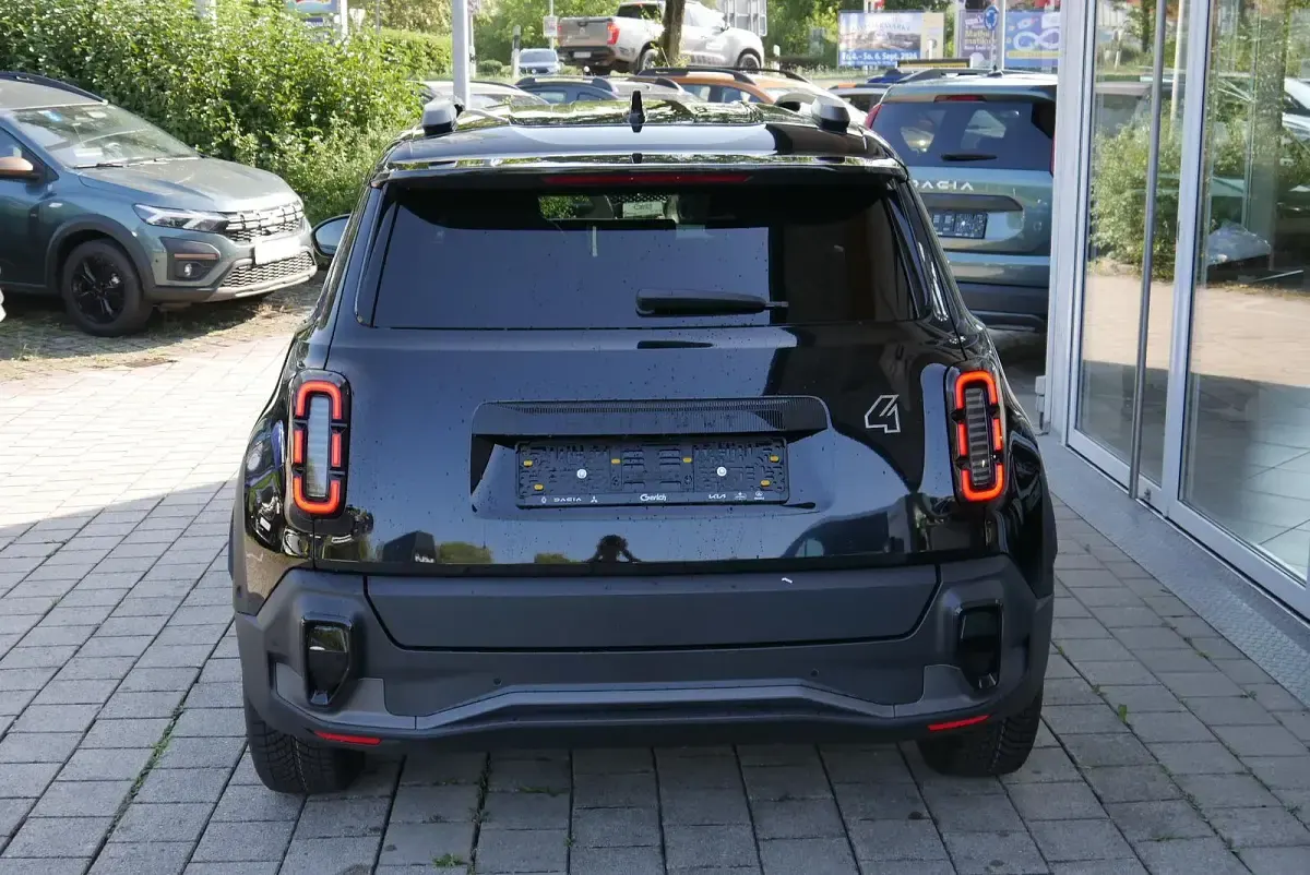 Neu Renault 4 E-Tech Iconic 77 kW (106 PS) 2026 Blackpearlschwarz SUV
