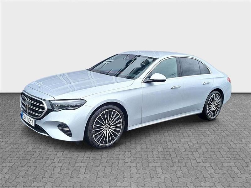 Grau Gebraucht 2024 Mercedes E220 Exclusive Limousine | 71.709 € - Bild 1/4