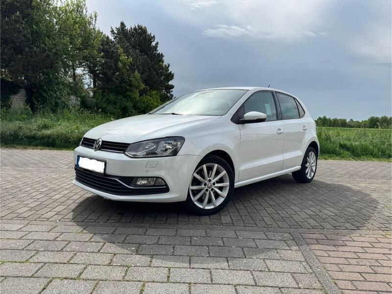 Weiß Gebraucht 2015 VW Polo Highline Kleinwagen | 11.400 € (Fairer Preis) - Bild 1/4