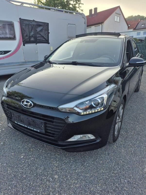 Schwarz Gebraucht 2018 Hyundai i20 Kleinwagen | 8.999 € (Guter Preis) - Bild 1/4
