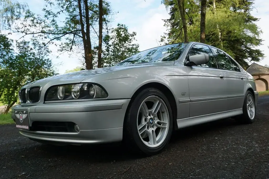 Gebraucht BMW 540 Performance 286 PS (210 kW) 2000 Silber Limousine
