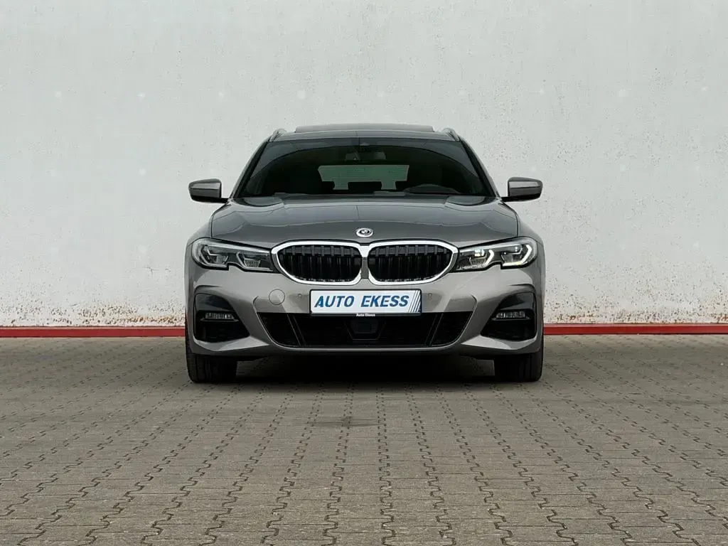 Gebraucht BMW 330e M Sport 252 PS (185 kW) 2022 Grau Kombi