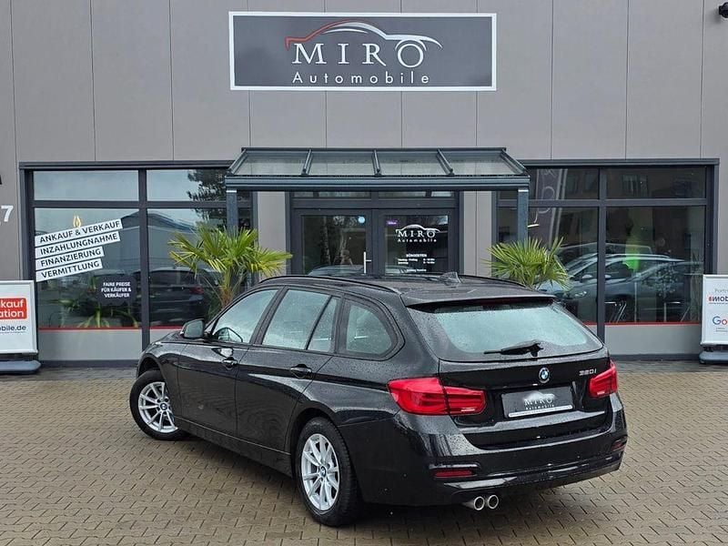 Gebraucht BMW 320 Advantage 184 PS (135 kW) 2019 Schwarz Limousine
