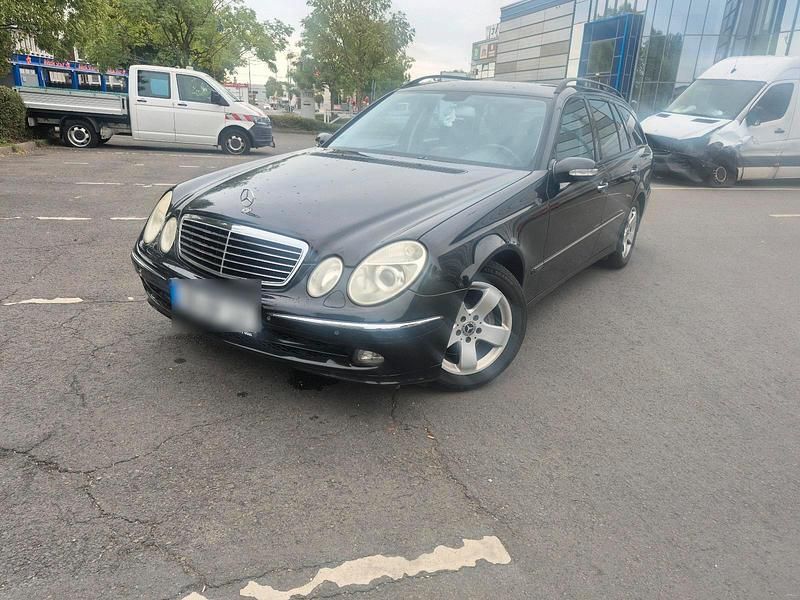 Gebraucht 2005 Mercedes E280 Avantgarde Kombi | 2.250 € (Guter Preis) - Bild 1/4