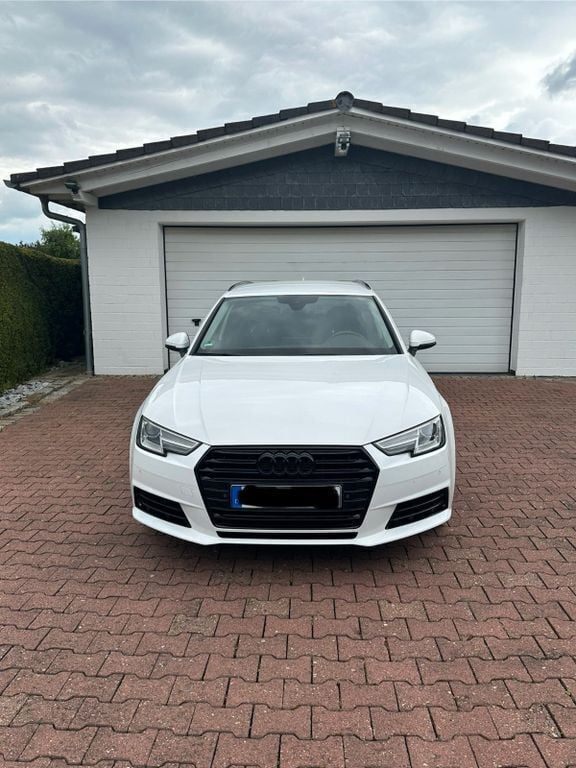 Weiß Gebraucht 2016 Audi A4 Design Kombi | 11.999 € (Fairer Preis) - Bild 1/4