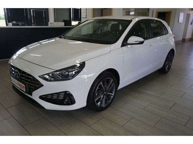 Gebraucht Hyundai i30 Pure 110 PS (80 kW) 2024 Weiß Limousine