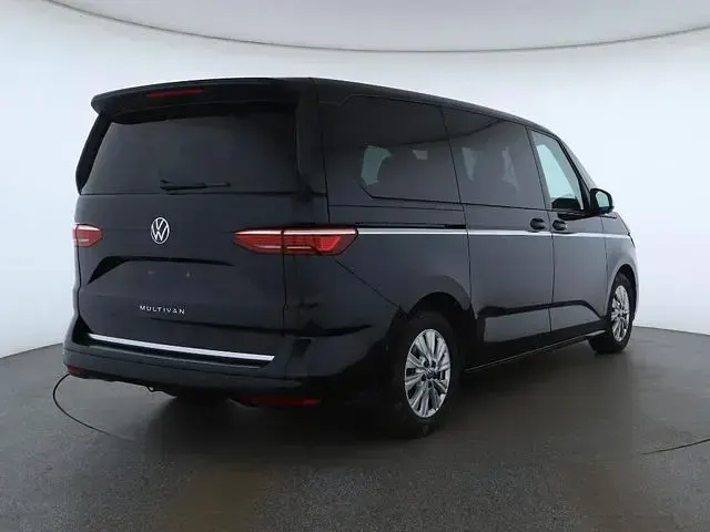 Gebraucht VW Multivan Style 204 PS (150 kW) 2024 Schwarzkeine angabe Van / Kleinbus