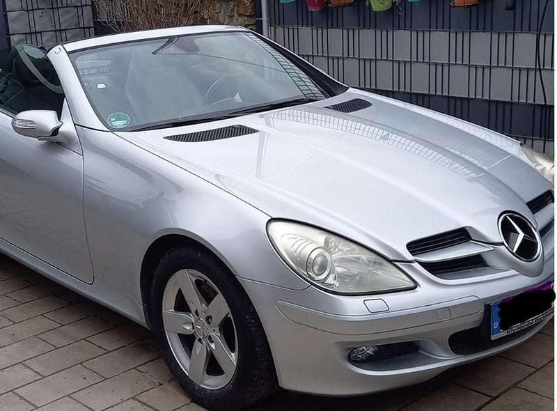 Silber Gebraucht 2005 Mercedes SLK280 Cabrio | 10.900 € (Fairer Preis) - Bild 1/4