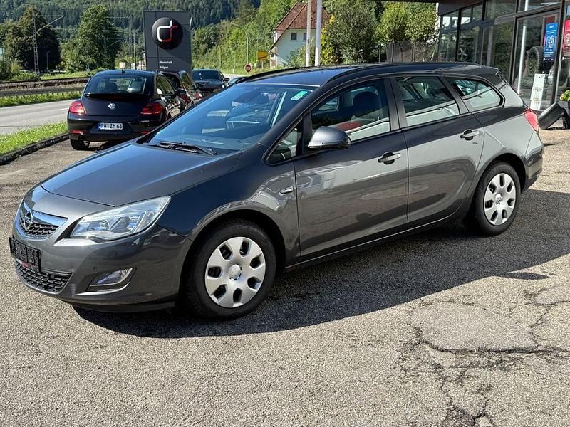 Grau Gebraucht 2012 Opel Astra Edition Kombi | 2.999 € (Guter Preis) - Bild 1/4