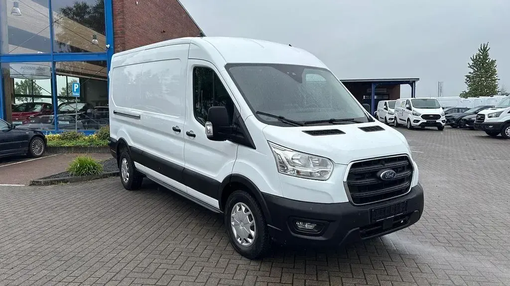 Gebraucht Ford Transit Trend 131 PS (96 kW) 2022 Frostweiß Van / Kleinbus