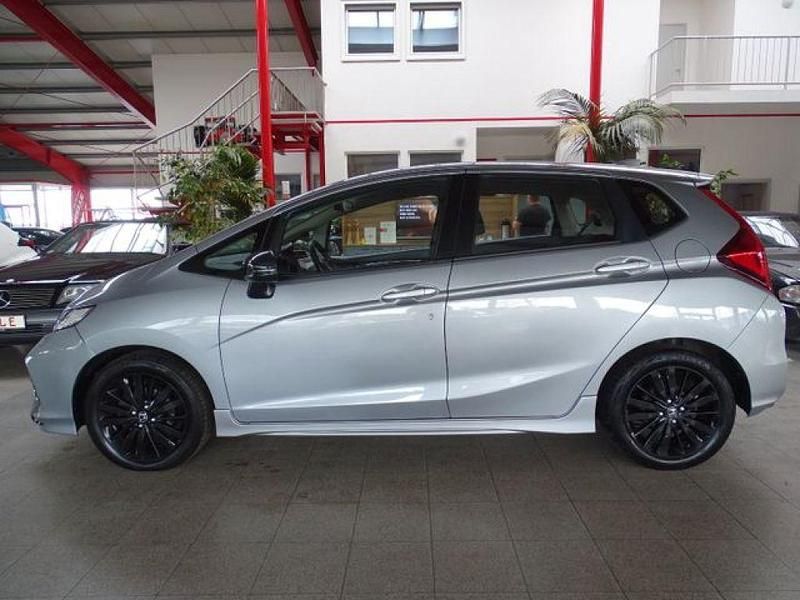 Käytetty Honda Jazz Dynamic 131 HP (96 kW) 2018 Hopea Viistoperä