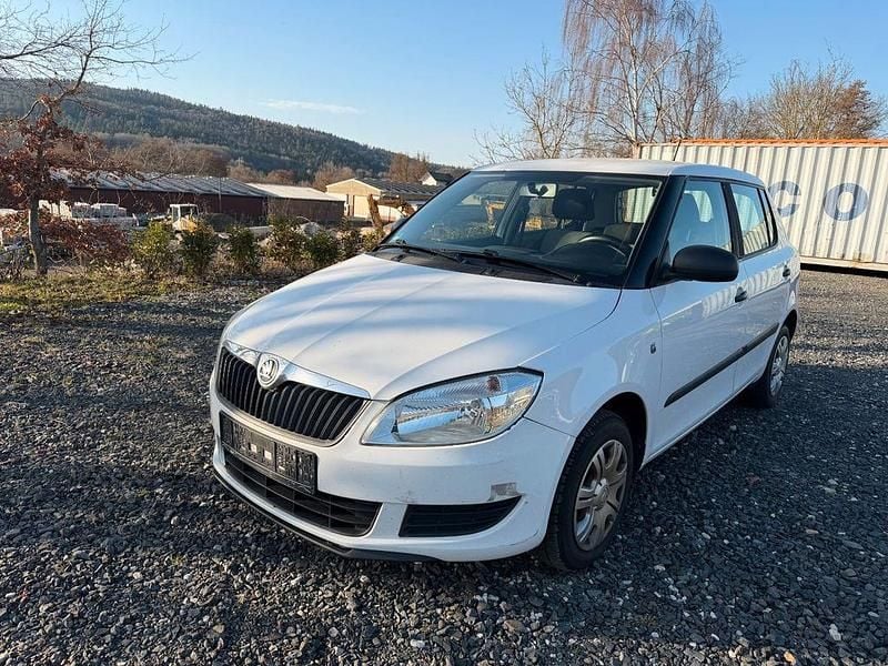 Gebraucht Skoda Fabia Cool Edition 75 PS (55 kW) 2013 Weiß Limousine