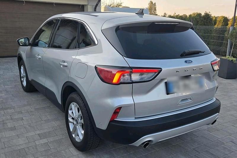 Gebraucht Ford Kuga 120 PS (88 kW) 2020 Silber SUV