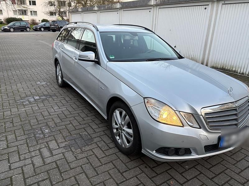 Gebraucht Mercedes E200 136 PS (100 kW) 2010 Silber Kombi