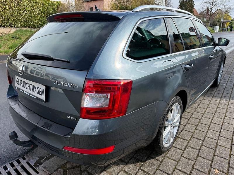 Gebraucht Skoda Octavia Style 150 PS (110 kW) 2015 Grau Kleinwagen
