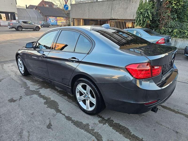 Gebraucht BMW 320 Sport Line 184 PS (135 kW) 2013 Grau Limousine