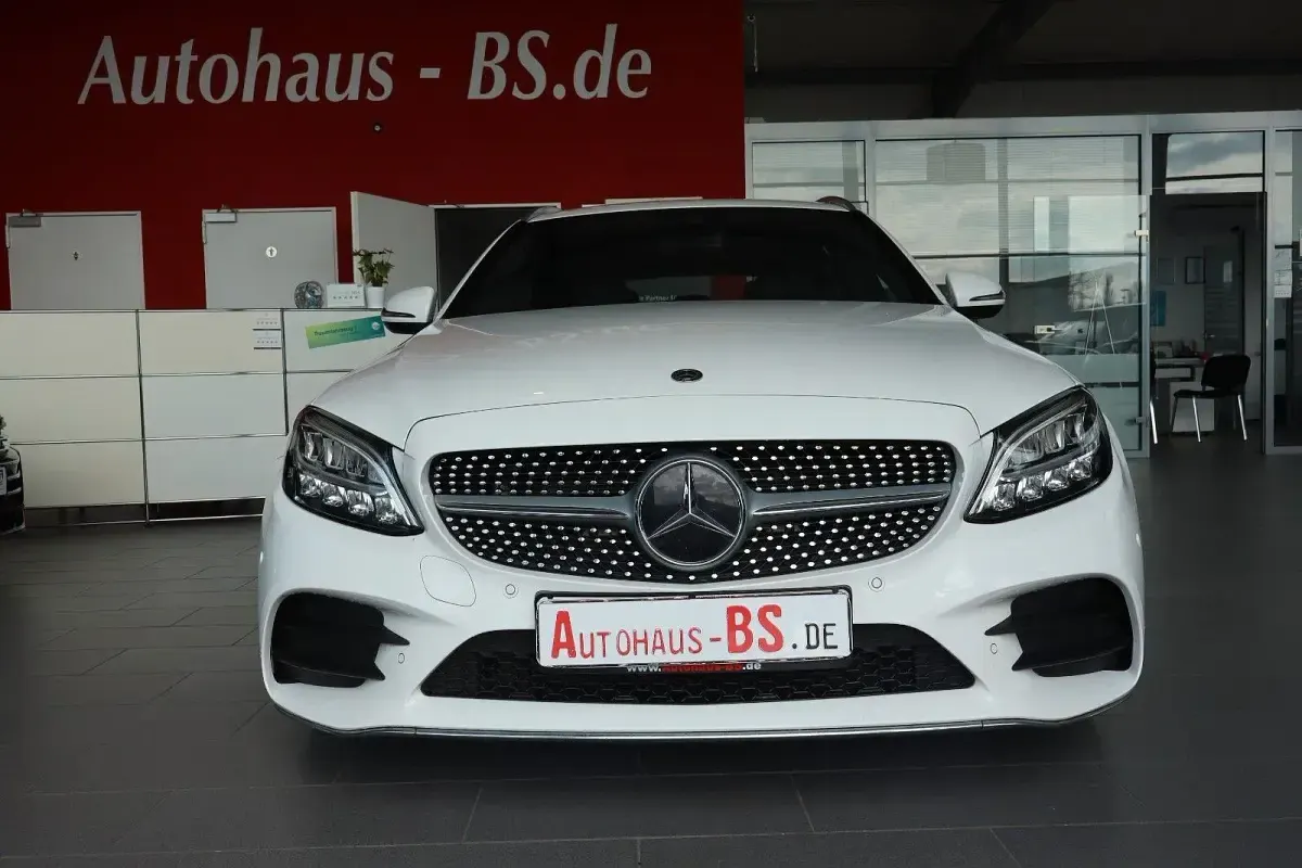 Gebraucht Mercedes C300 AMG line 245 PS (180 kW) 2019 Weiß Kombi