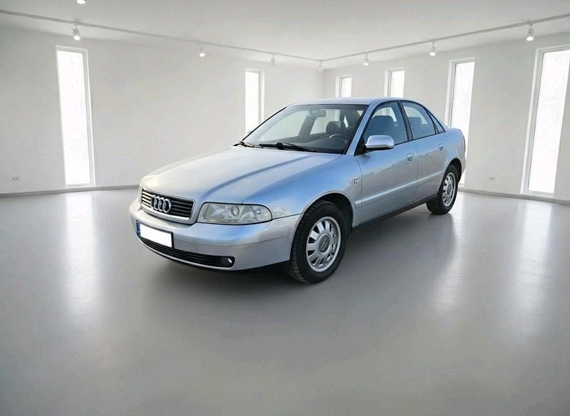 Silber Gebraucht 2000 Audi A4 Limousine | 1.500 € (Fairer Preis) - Bild 1/4