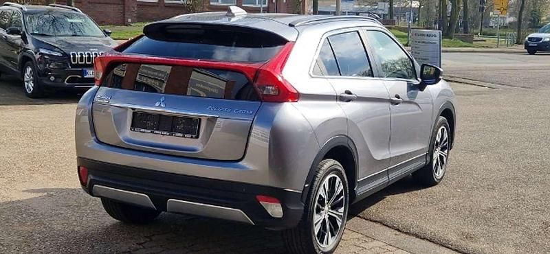 Gebraucht Mitsubishi Eclipse Cross Active 163 PS (119 kW) 2020 Platinumgrau SUV
